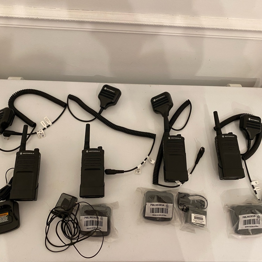 Motorola RM 2040 Rugged Construction walkie talkie w/ mics
